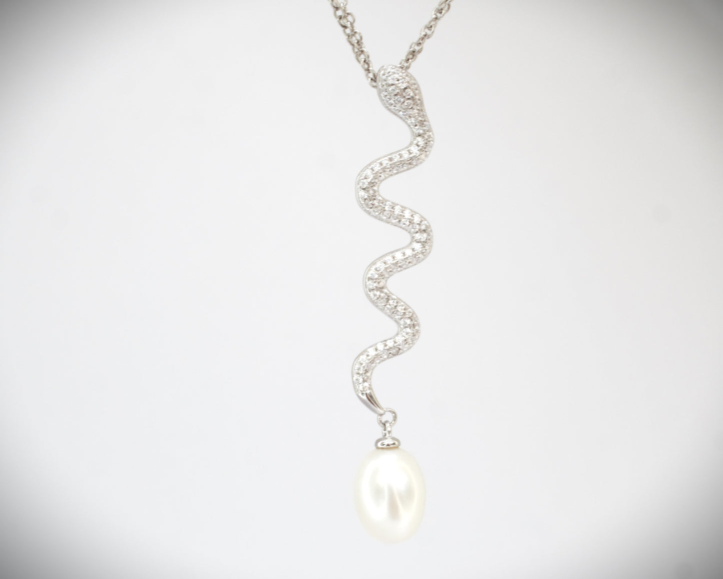 Damenkette mit Schlange Anhänger, Silber (925) mit Süßwasserperle und Zirkon facettiert
