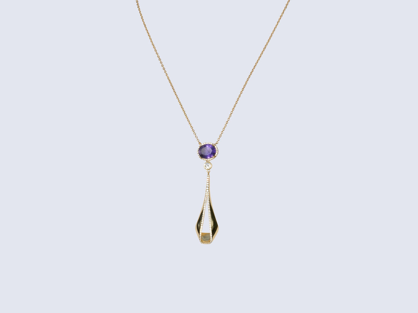 Damenkette mit imposantem Anhänger in Sterlingsilber (925) in Gelb Gold vergoldet voll mit Zirkon facettiert und als Eye Catcher Sapphire farbiger Solitär