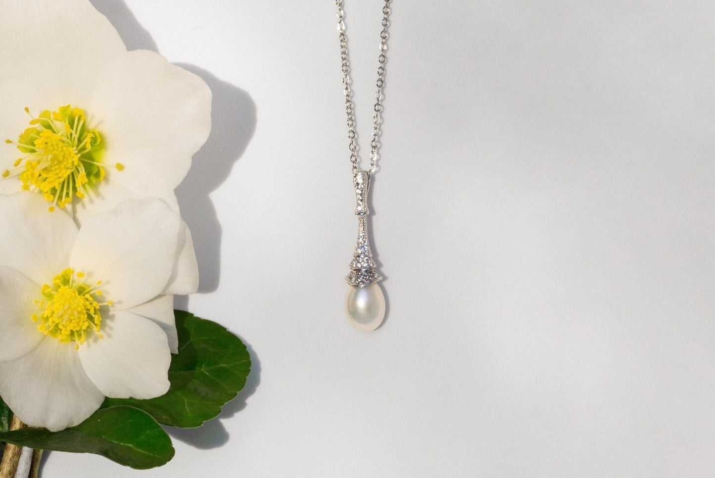 Damenkette mit Anhänger, Silber (925) mit große Süßwasserperle mit Zirkon kombiniert