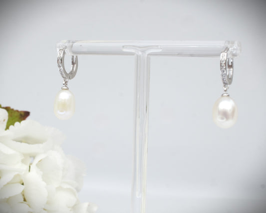 NM White Momi