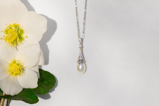 Damenkette mit Anhänger, Silber (925) mit große Süßwasserperle mit Zirkon kombiniert