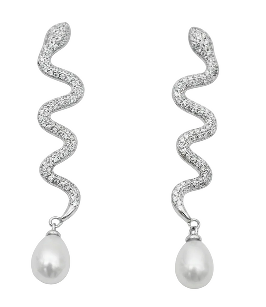 MINERVA Ohrringe aus 925 Sterling Silber – Schlangen Ohrringe mit weißen Perlen & Zirkonia | NM White Kollektion